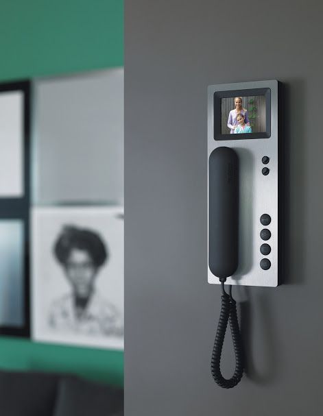 rumah modern berbasis smart home