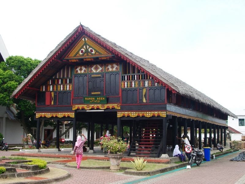 rumah adat aceh