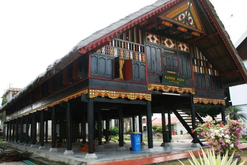 rumah adat aceh